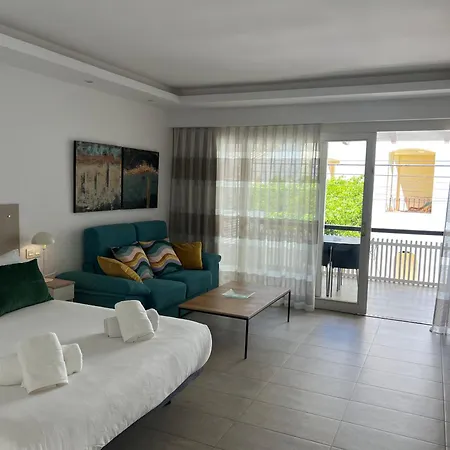 Denise Banus Apartment *